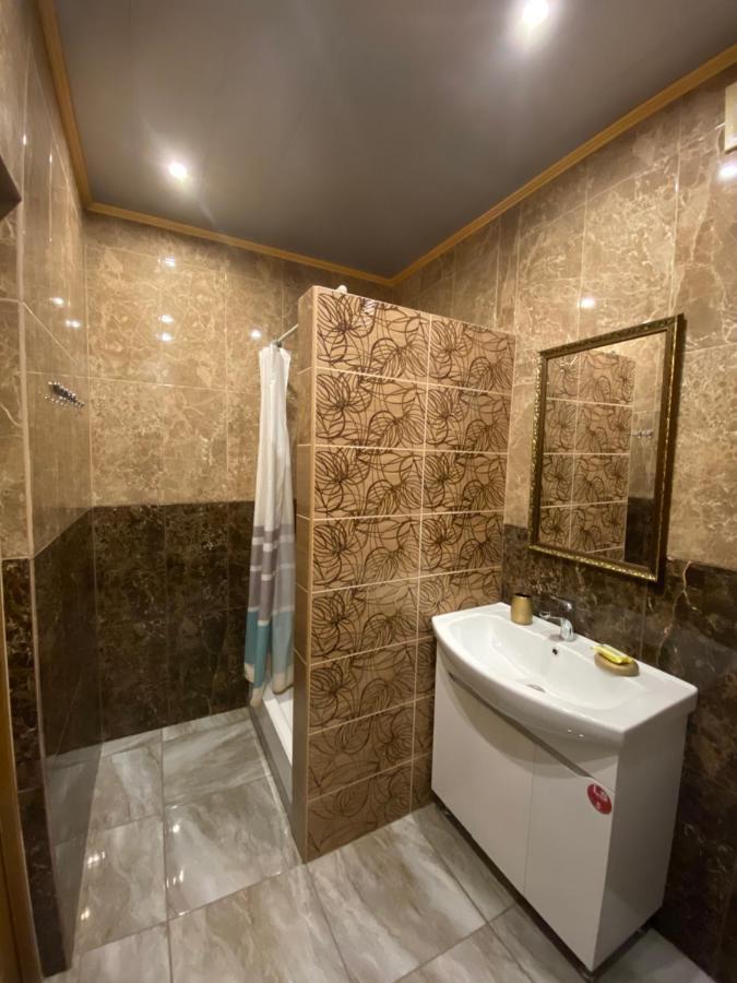 Вул Роксолани , 16 Центр 300 М До Бювету Truskavec' Esterno foto